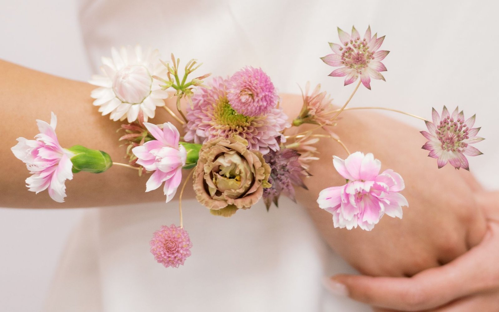 A wrist corsage made with the wire-frame method